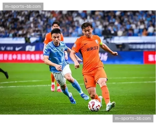 约尼查1球4助攻数据亮眼 罗马尼亚中场掌控玉昆攻防转换