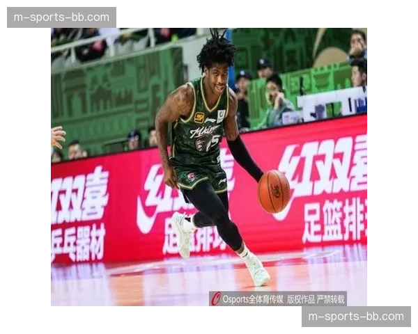 北京新外援戴维斯月底到位，进攻节奏防守匹配度成关键